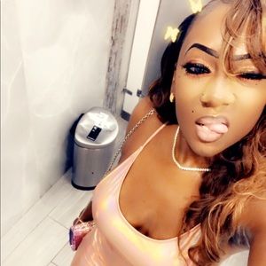 Meet your Posher, Whitney